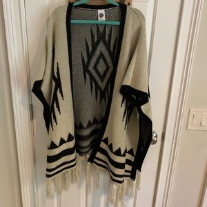 Aztec Poncho🍍